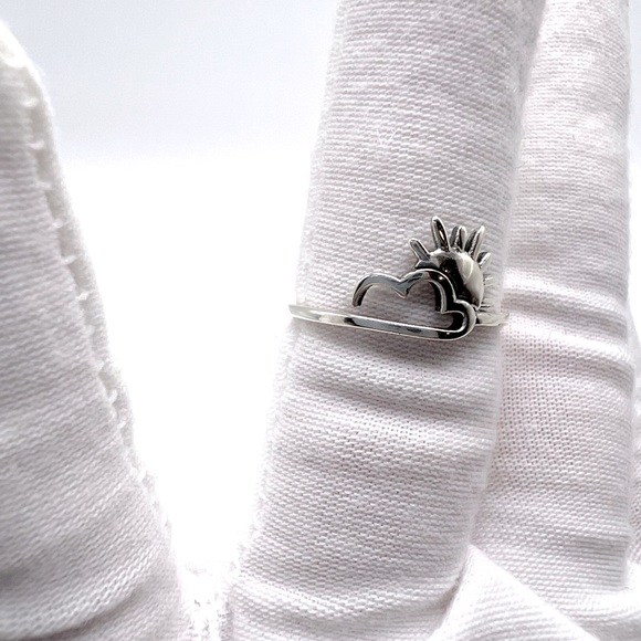 Sale $15 Firm! .925 Sterling Silver Cloud & Sun Ring - Picture 10 of 15
